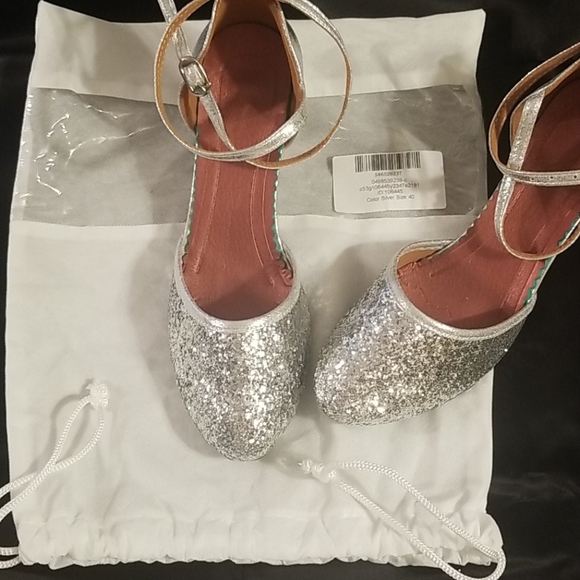 Strapy Metallic Silver Shoes - Picture 9 of 9